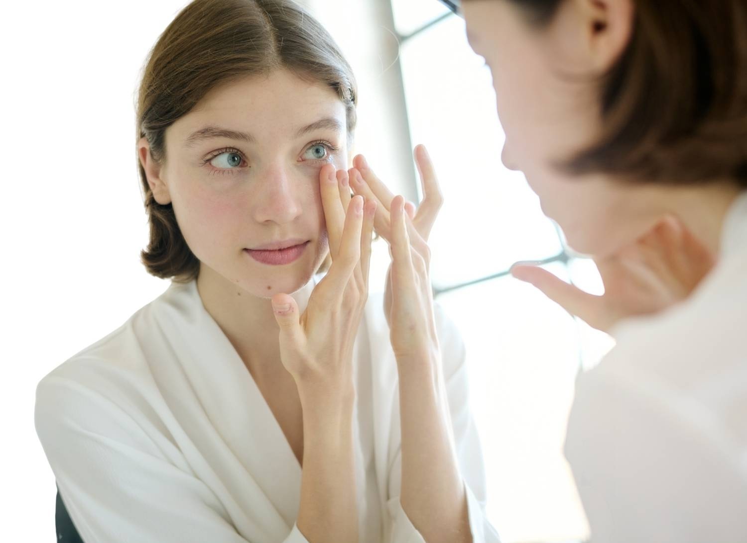Eye massager device — features and specifications